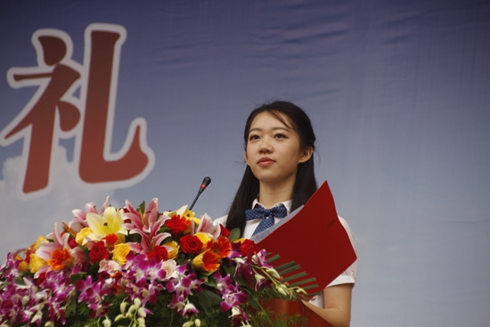 学生代表讲话.JPG